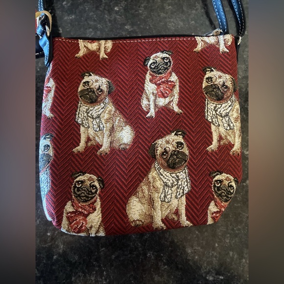 Signare Tapestry Small Crossbody Bag Sling Bag for Women with Pug Dog Design NWT - Picture 4 of 12
